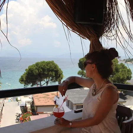 罗西套房酒店 3*