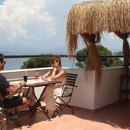 罗西套房酒店 3*