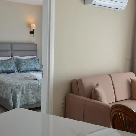 Hotel de apartamente Rosy 3*