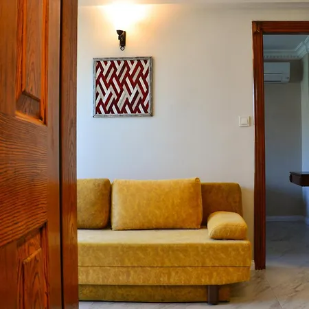 Hotel de apartamente Rosy 3*