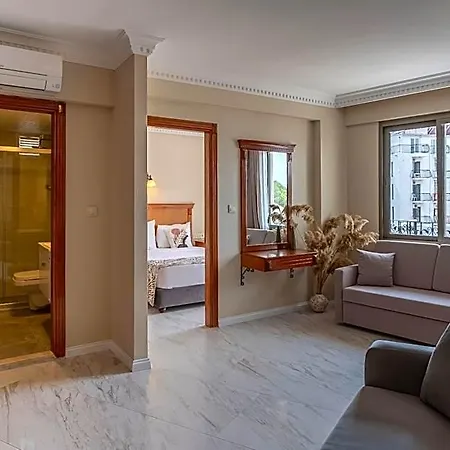 Rosy Aparthotel 3*