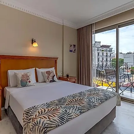 Rosy Aparthotel 3*