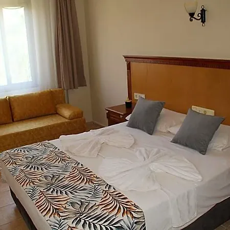 Rosy Aparthotel 3*