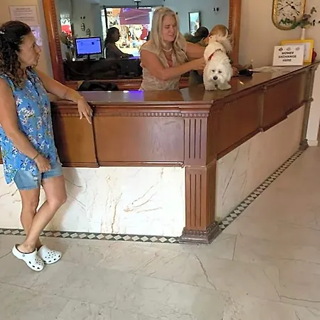 罗西套房酒店 公寓式酒店 库萨达斯
